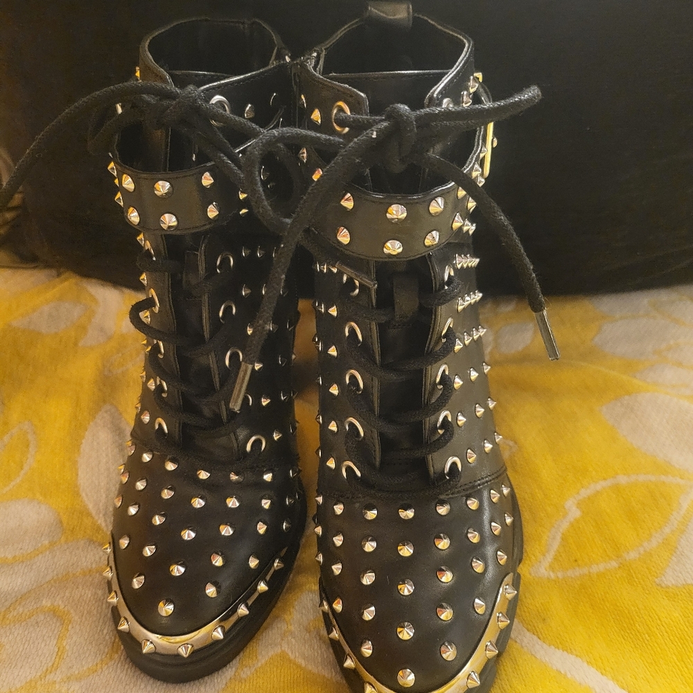 Studded New Black Ankle Gianni Bini Boots - Picture 3 of 5